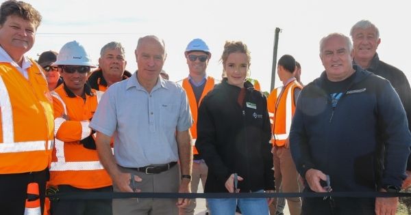Western Bay of Plenty District Council Deputy Mayor John Scrimgeour, Maketu Community Board Member Laura Rae and Maketu Community Board Chair Shane Beech officially open Maketu’s new shared cycleway and walkway.