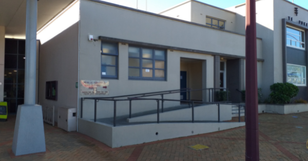The public toilets on Jellicoe Street, between the Te Puke Library and Service Centre and War Memorial Hall