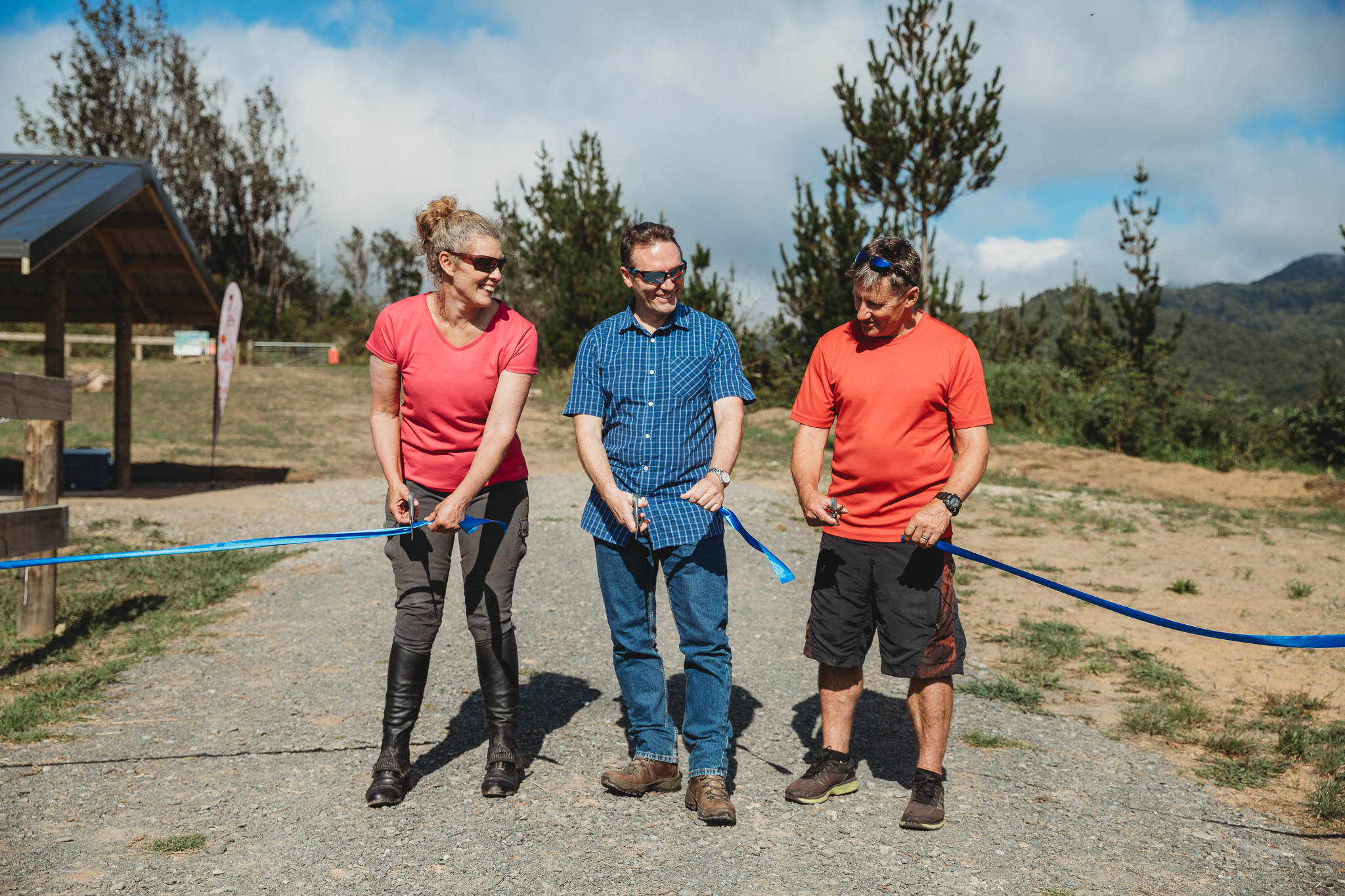 Waitekohekohe is officially open! The blue ribbon was cut by horse trail expert Kirstin Symes, Western Bay Mayor James Denyer and mountain biking lead Damon McLachlan. 